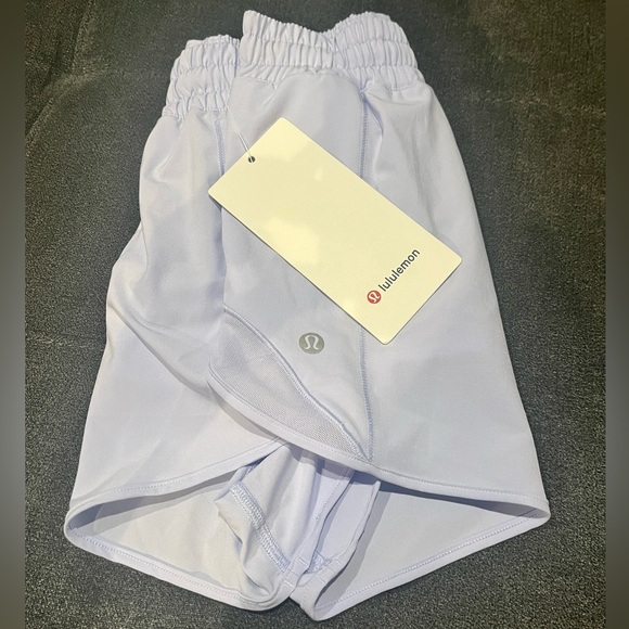 NWT Lululemon Hotty Hot Low Rise 2.5" with liner- SIZE 12 in color PASTEL BLUE - Picture 2 of 6